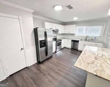 1552 Blackwell Road - Photo Thumbnail 4
