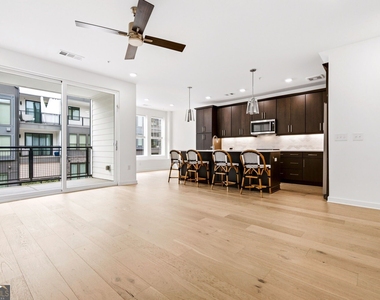 395 Pratt Drive - Photo Thumbnail 2