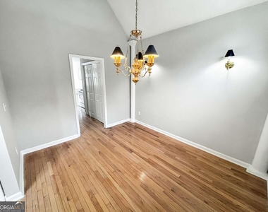 2092 Drogheda Lane - Photo Thumbnail 4