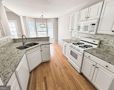 2092 Drogheda Lane - Photo Thumbnail 7