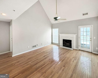2092 Drogheda Lane - Photo Thumbnail 2