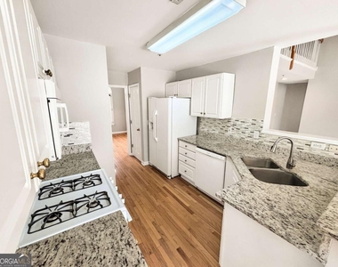 2092 Drogheda Lane - Photo Thumbnail 6