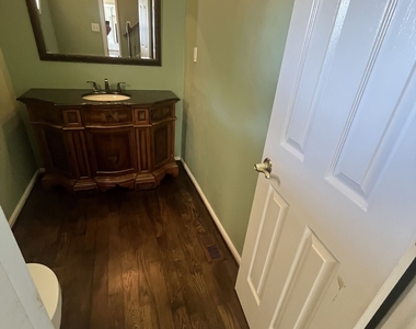 382 Charleston Lane - Photo Thumbnail 15