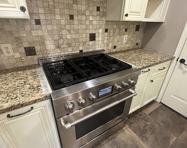 382 Charleston Lane - Photo Thumbnail 7