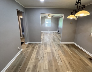 2032 Dellwood Place - Photo Thumbnail 2