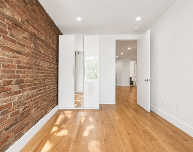 115 Carlton Avenue - Photo Thumbnail 6