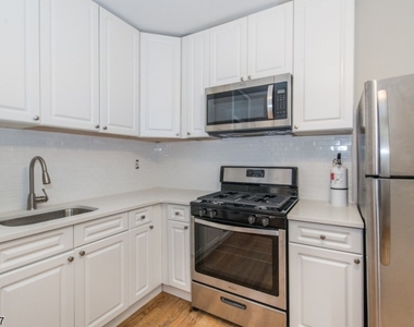 10 Phoenix Ave Unit 2 - Photo Thumbnail 5