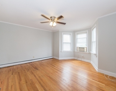 10 Phoenix Ave Unit 2 - Photo Thumbnail 7