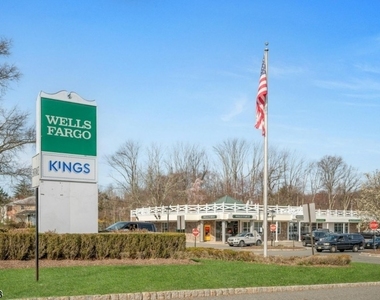 80 E Main St - Photo Thumbnail 18