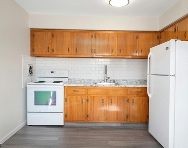80 E Main St - Photo Thumbnail 7