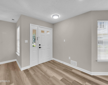83 Tulip Lane - Photo Thumbnail 3