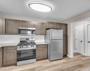 83 Tulip Lane - Photo Thumbnail 10