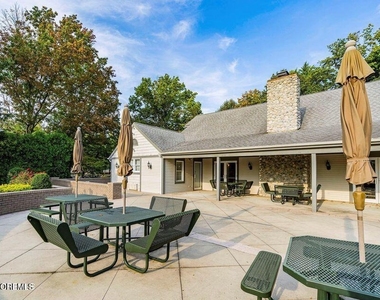 83 Tulip Lane - Photo Thumbnail 30
