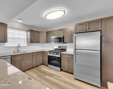 83 Tulip Lane - Photo Thumbnail 9