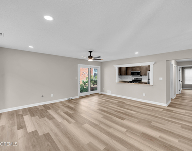 83 Tulip Lane - Photo Thumbnail 11