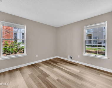 83 Tulip Lane - Photo Thumbnail 20