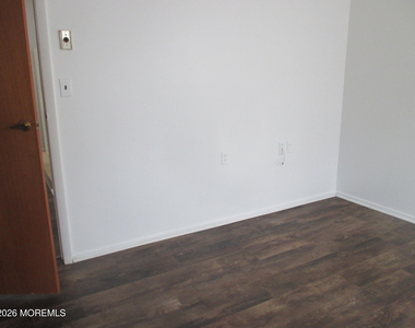 365f Chesterfield Court - Photo Thumbnail 18