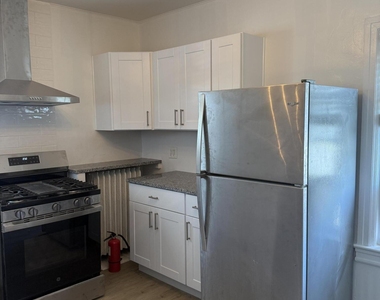 181 Garfield Avenue - Photo Thumbnail 8