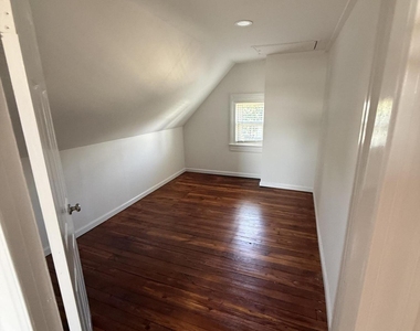 181 Garfield Avenue - Photo Thumbnail 15