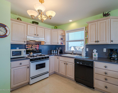 2102 Oceanfront - Photo Thumbnail 9