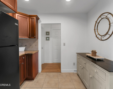 505 Jefferson Avenue - Photo Thumbnail 9