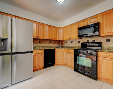 44 Mariners Cove - Photo Thumbnail 12