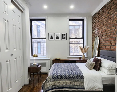 Mott Street - Photo Thumbnail 1