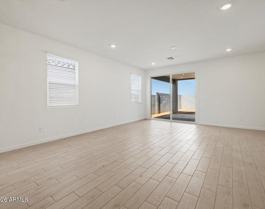 4195 W Monika Lane - Photo Thumbnail 7