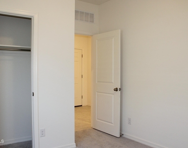 10354 N 156th Avenue - Photo Thumbnail 15