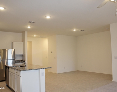 10354 N 156th Avenue - Photo Thumbnail 4