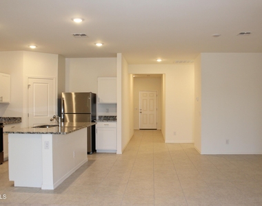 10354 N 156th Avenue - Photo Thumbnail 2
