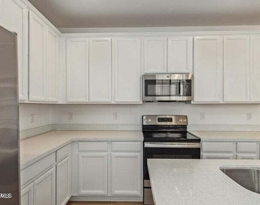 1635 E Dogwood Lane - Photo Thumbnail 10