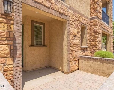 1635 E Dogwood Lane - Photo Thumbnail 2