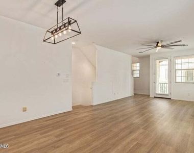 1635 E Dogwood Lane - Photo Thumbnail 6