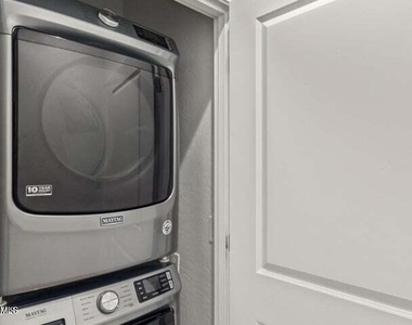 1635 E Dogwood Lane - Photo Thumbnail 25