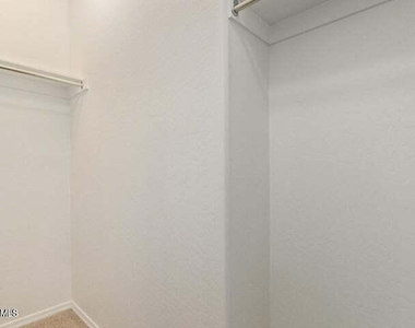 1635 E Dogwood Lane - Photo Thumbnail 17
