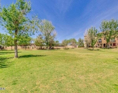 1635 E Dogwood Lane - Photo Thumbnail 30