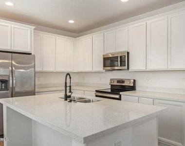 1635 E Dogwood Lane - Photo Thumbnail 9