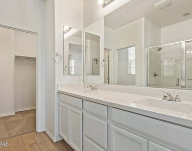 1635 E Dogwood Lane - Photo Thumbnail 19