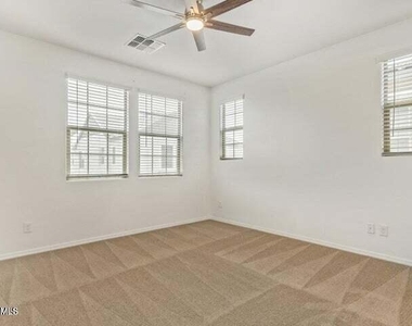 1635 E Dogwood Lane - Photo Thumbnail 14