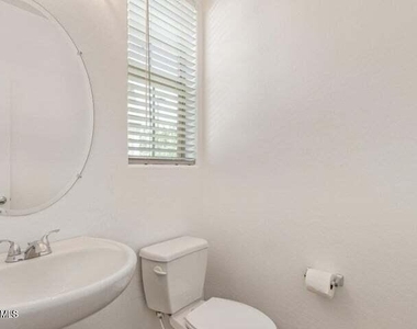1635 E Dogwood Lane - Photo Thumbnail 13