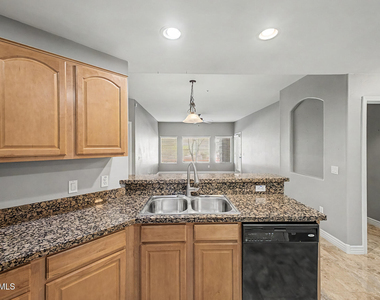 5450 E Deer Valley Drive - Photo Thumbnail 7
