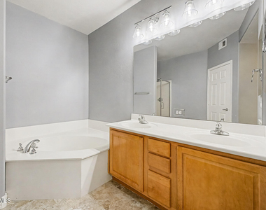 5450 E Deer Valley Drive - Photo Thumbnail 10