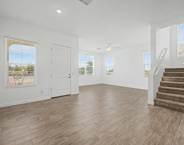 8232 E University Drive - Photo Thumbnail 5