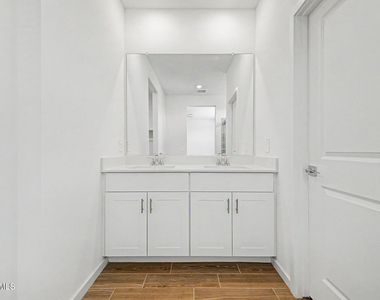 15803 W Cottontail Lane - Photo Thumbnail 6