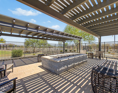 15803 W Cottontail Lane - Photo Thumbnail 21