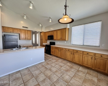1795 W Canary Way - Photo Thumbnail 6