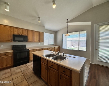 1795 W Canary Way - Photo Thumbnail 8