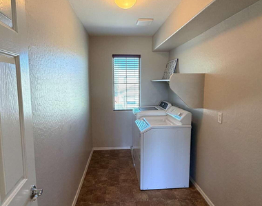 45321 W Miramar Road - Photo Thumbnail 12