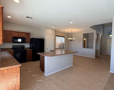 45321 W Miramar Road - Photo Thumbnail 10